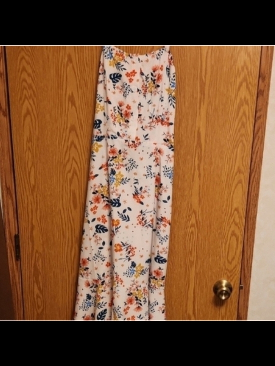 Dresses & Skirts - Floral Maxi Dress - Never Worn
